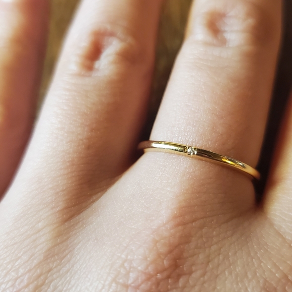 NWOT Dainty 1mm Yellow Gold Ring Band - Picture 6 of 8